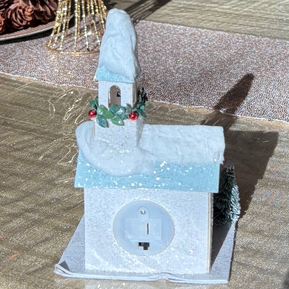 Pier 1 Nostalgic Village Set of 4 Light-Up Houses - Picture 9 of 14